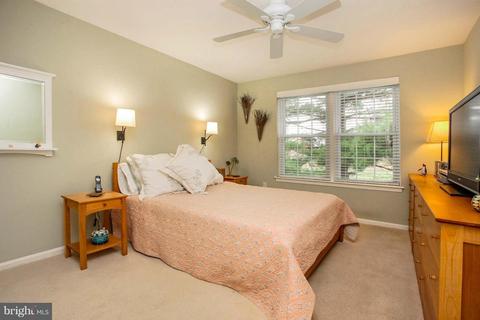2204 Golf Course Dr, Reston, VA 20191 photo 15