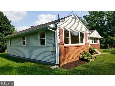9 Mcguire St, Wrightstown, NJ 08562 photo 4
