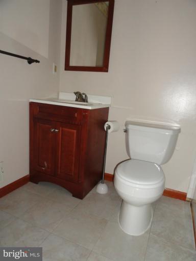 8089 Castle Rock Ct, Pasadena, MD 21122 photo 6