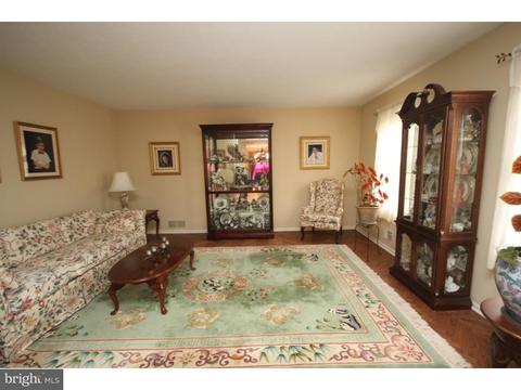 19 Willis Dr, Ewing, NJ 08628 photo 3