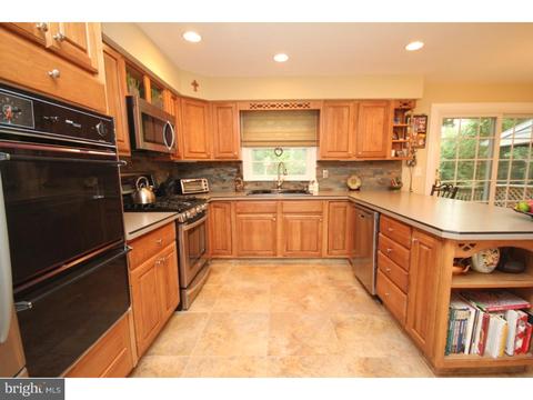 19 Willis Dr, Ewing, NJ 08628 photo 5