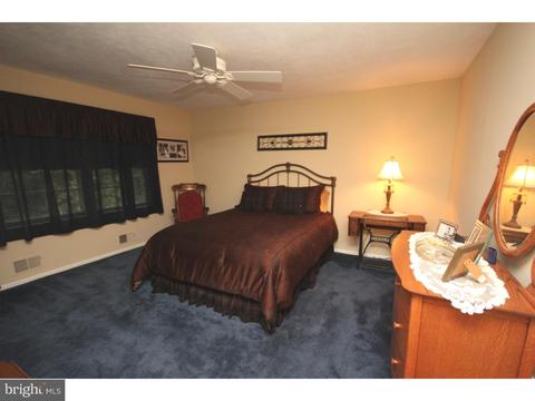 19 Willis Dr, Ewing, NJ 08628 photo 17