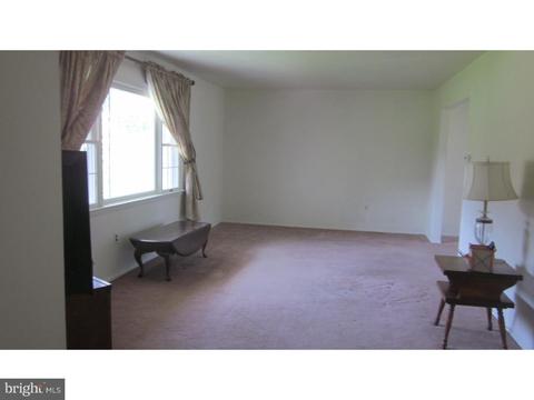 4 Gloucester Ln, Ewing, NJ 08618 photo 9