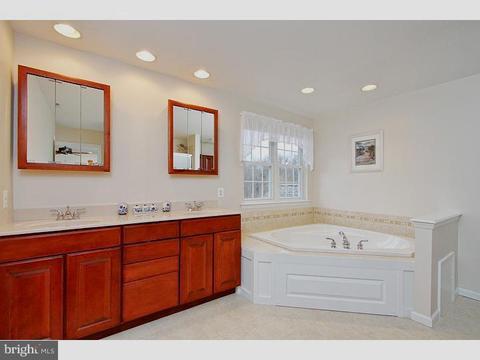 564 Thackery Ct, Mickleton, NJ 08056 photo 13