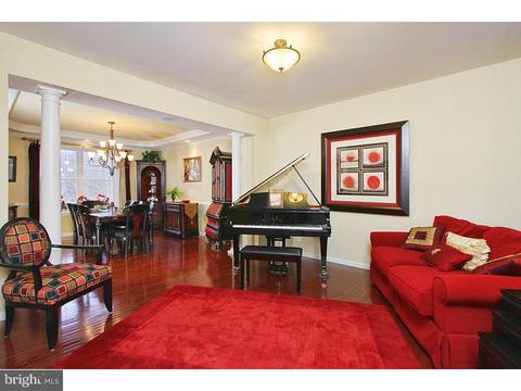 564 Thackery Ct, Mickleton, NJ 08056 photo 2