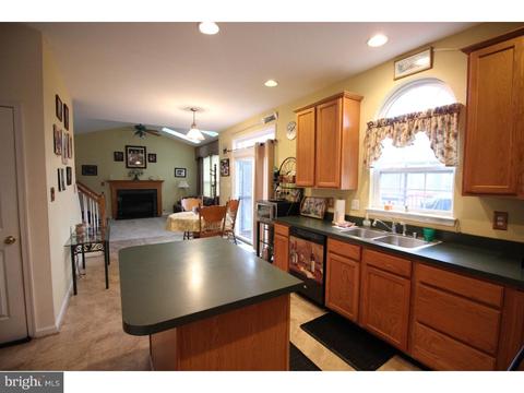 329 W Joy Ct, Bear, DE 19701 photo 4