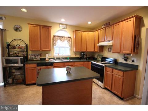 329 W Joy Ct, Bear, DE 19701 photo 3