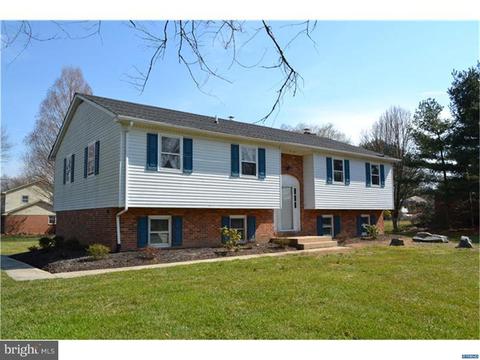 121 W Savannah Dr, Bear, DE 19701 photo 1