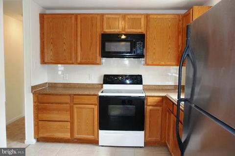 117 Spring St, Gaithersburg, MD 20877 photo 3