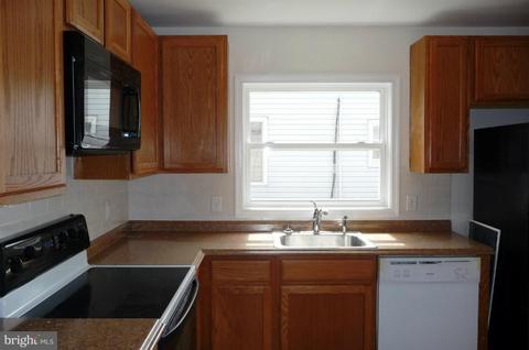 117 Spring St, Gaithersburg, MD 20877 photo 17