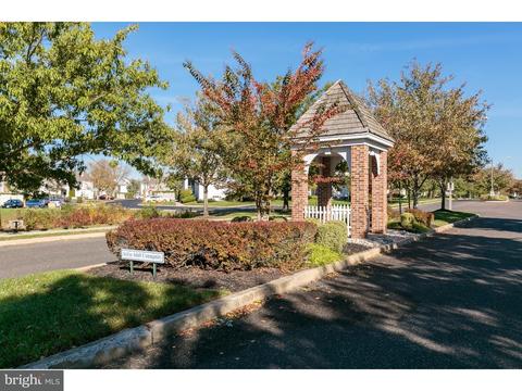 717 Chickory Dr, Mount Laurel, NJ 08054 photo 1