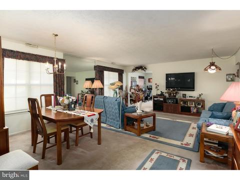717 Chickory Dr, Mount Laurel, NJ 08054 photo 5
