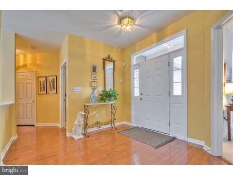 38 Everett Dr, Columbus, NJ 08022 photo 5