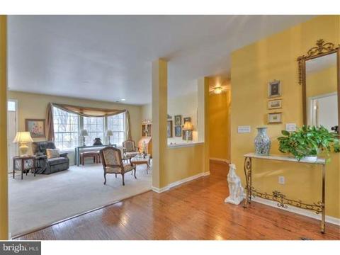 38 Everett Dr, Columbus, NJ 08022 photo 6