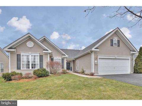 38 Everett Dr, Columbus, NJ 08022 photo 2