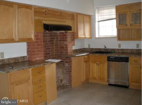 2551 Mcculloh St, Baltimore, MD 21217 photo 4