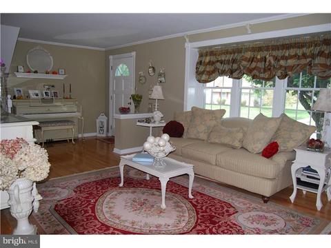 115 Windmoor Rd, Delran, NJ 08075 photo 3
