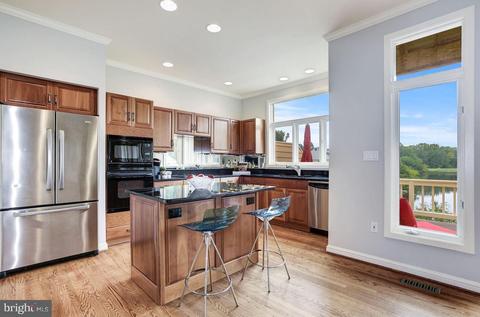 11504 Hemingway Dr, Reston, VA 20194 photo 8