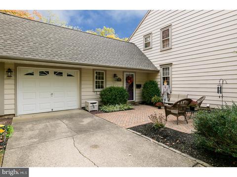 152 Fenwick Rd, Delran, NJ 08075 photo 2