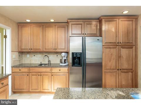 152 Fenwick Rd, Delran, NJ 08075 photo 9