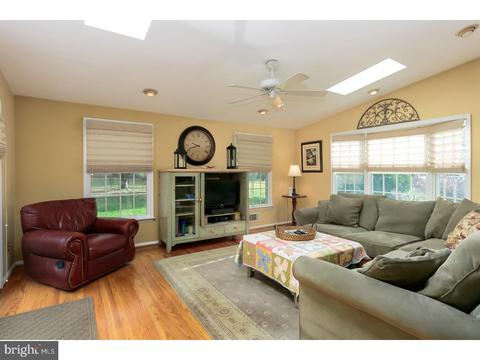 152 Fenwick Rd, Delran, NJ 08075 photo 12