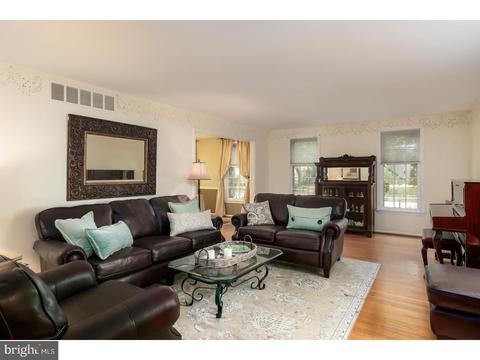 152 Fenwick Rd, Delran, NJ 08075 photo 4