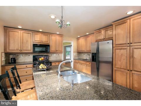 152 Fenwick Rd, Delran, NJ 08075 photo 7
