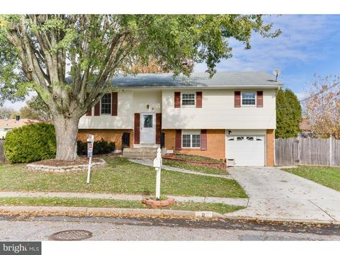 8 Sutton Dr, Hamilton, NJ 08690 photo 1