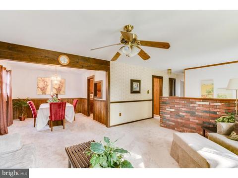8 Sutton Dr, Hamilton, NJ 08690 photo 3