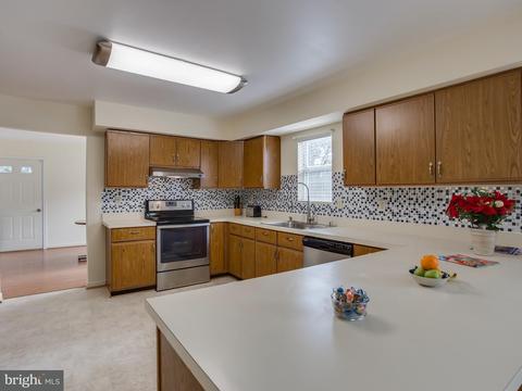 18605 Amidon Ave, Triangle, VA 22172 photo 7