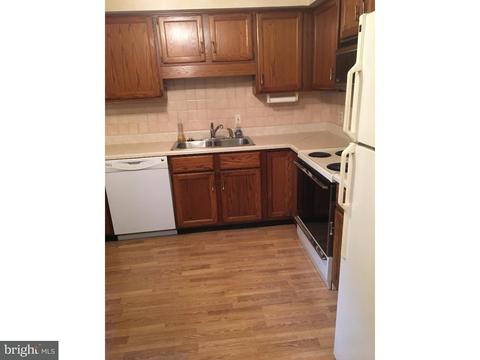 125 Valley Stream Ln, Wayne, PA 19087 photo 2