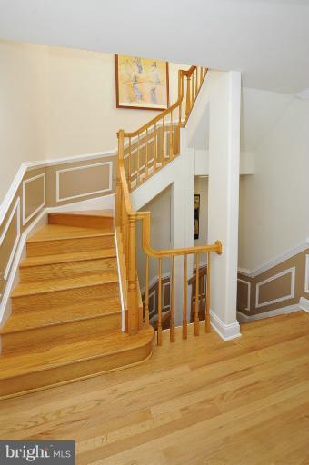 309 6th St SE, Washington, DC 20003 photo 2
