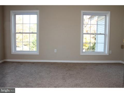 2 Pine St, Beverly, NJ 08010 photo 10