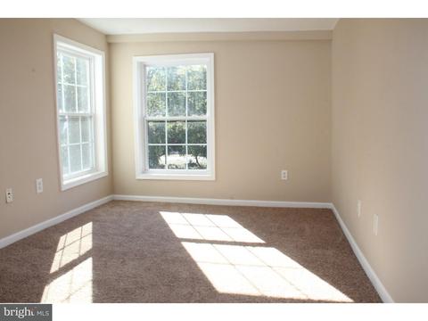 2 Pine St, Beverly, NJ 08010 photo 11
