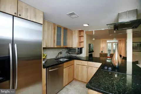 2109 S Street St NW #D, Washington, DC 20008 photo 12