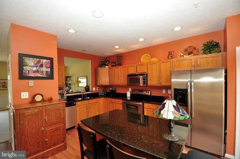8104 Gray Stone Ln, Pasadena, MD 21122 photo 10