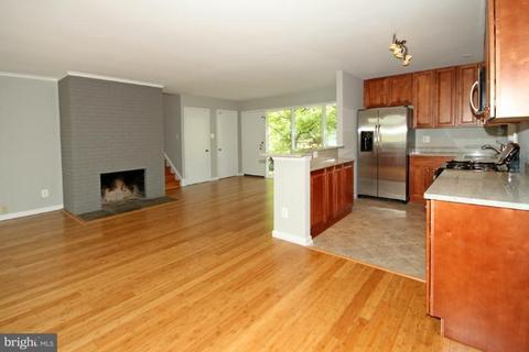 7525 Axton St, Springfield, VA 22151 photo 6