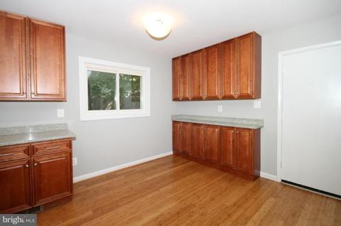 7525 Axton St, Springfield, VA 22151 photo 5