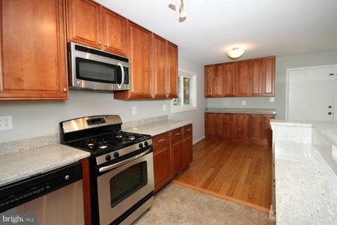 7525 Axton St, Springfield, VA 22151 photo 8