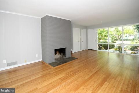 7525 Axton St, Springfield, VA 22151 photo 3