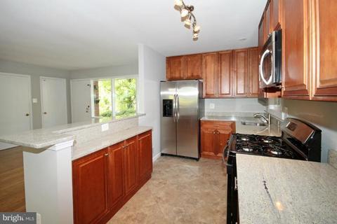7525 Axton St, Springfield, VA 22151 photo 9