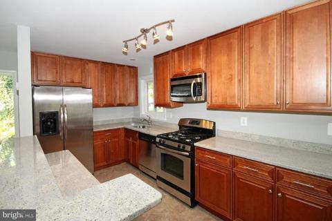 7525 Axton St, Springfield, VA 22151 photo 10