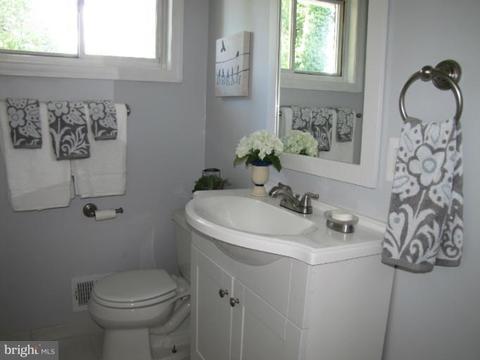12023 Livingston St, Silver Spring, MD 20902 photo 5