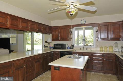 3164 Flickinger Rd, Westminster, MD 21158 photo 5
