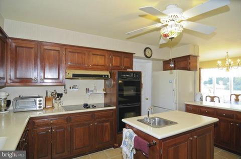 3164 Flickinger Rd, Westminster, MD 21158 photo 6