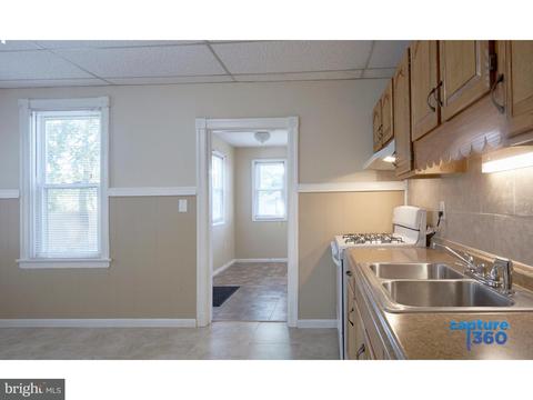 110 Delaware Ave, Riverside, NJ 08075 photo 9