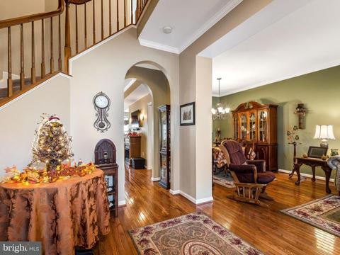 2207 Lamp Post Ln, Frederick, MD 21701 photo 2