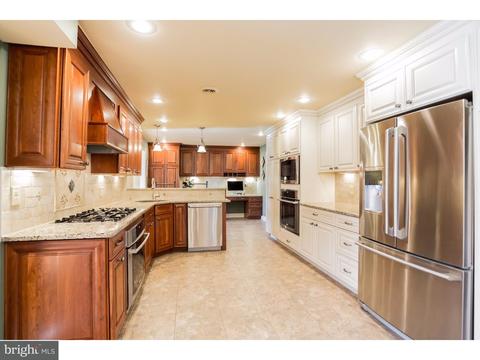 2 White Pine Dr, Sewell, NJ 08080 photo 2