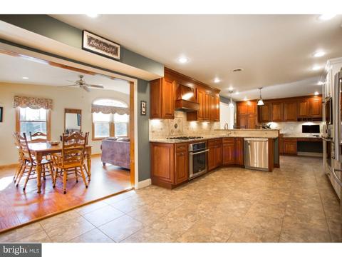 2 White Pine Dr, Sewell, NJ 08080 photo 4