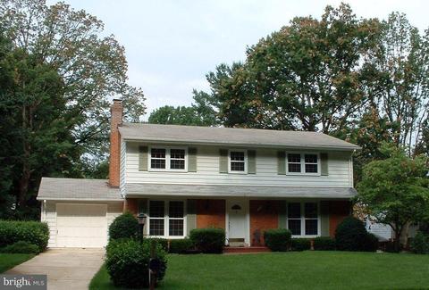 1704 Burning Tree Dr, Vienna, VA 22182 photo 1
